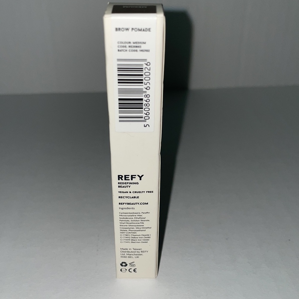 Refy BROW POMADE
Dual-ended eyebrow pomade and application brush - Picture 5 of 6